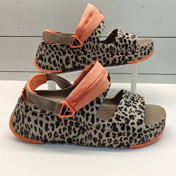 Crocs Hiker Xscape Khaki Leopard Sandal Clogs with zippered pouch size Men's 13 - Picture 4 of 11